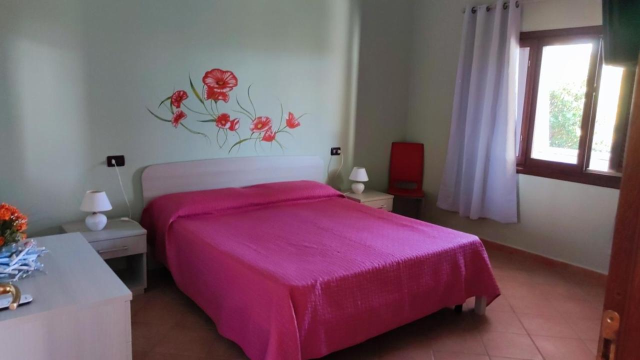 Casa L'Ulivariu Affittacamere 산테오도로 외부 사진