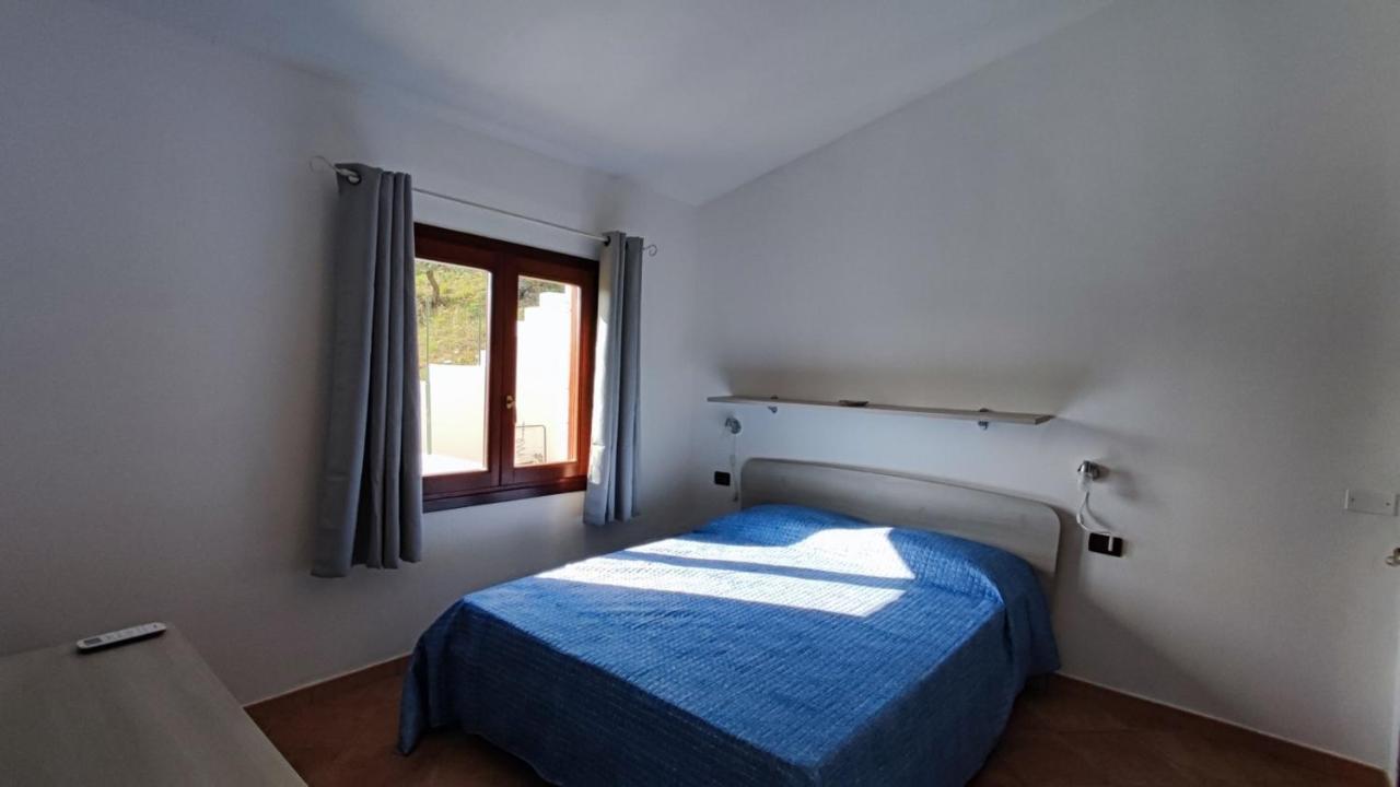 Casa L'Ulivariu Affittacamere 산테오도로 외부 사진
